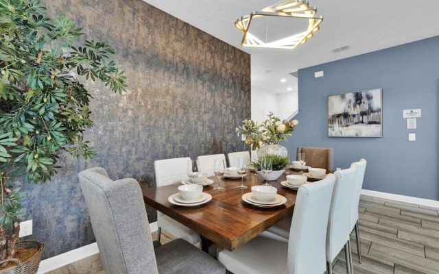 4724 Sleepy Hollow Drive