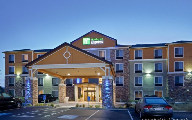 Holiday Inn Express Hotel & Suites NEWPORT, an IHG Hotel