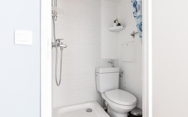Design 3 bedrooms appartment, near Champs Elysees