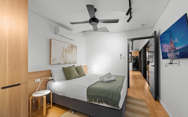 New Farm Apartment With Balcony & City Views – Guest Rooms – Brisbane