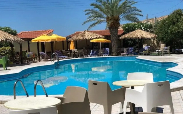 Karteros Hotel