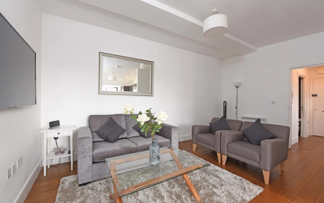 Modern & Spacious 2 Bed Apartment at Clapham Junction