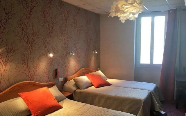 Hôtel et Appartements Les Platanes