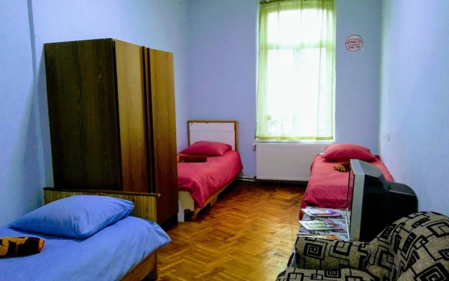 Vareron Hostel
