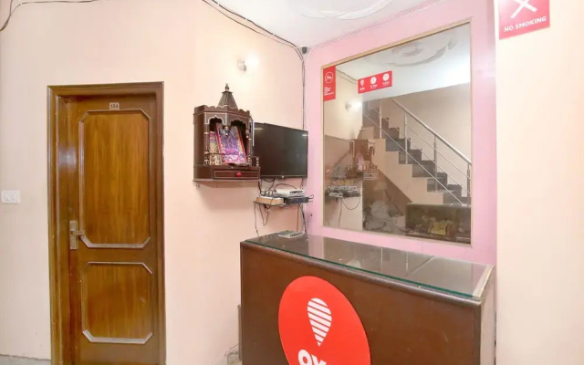 OYO 13700 Hotel Star Palace