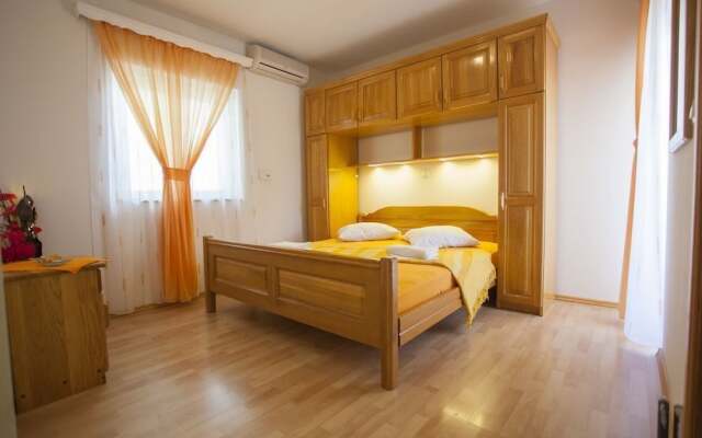 Apartment Almera N4