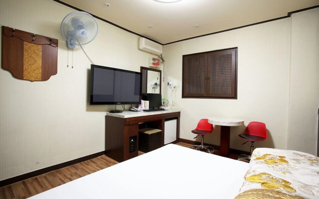 Brown Hotel