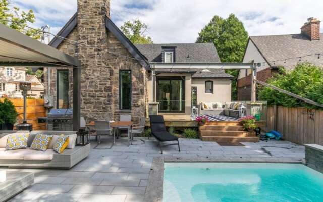 Designer Luxury 5 Bedroom Family Home