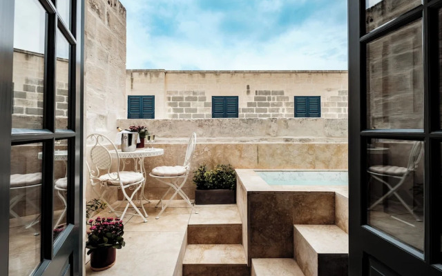 1926 La Galerie Boutique Art Suites