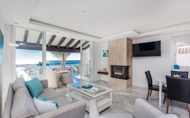 First Line Penthouse in Puerto Banus