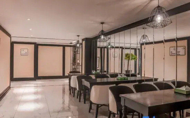 Xana Hotelle Beijing Beiyuan Metro Station Branch