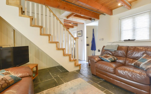 3 Newhall Green