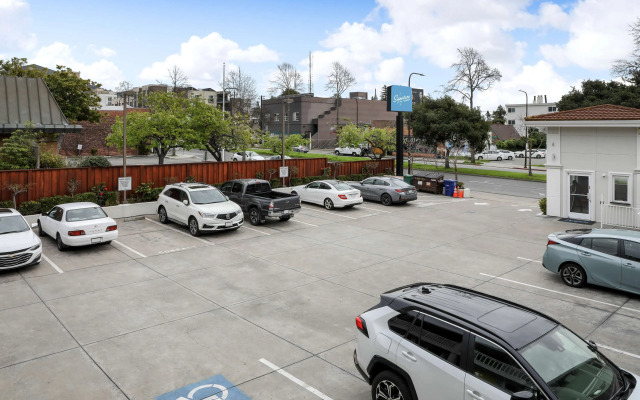 Signature Inn Berkeley