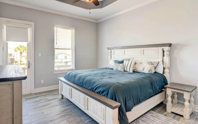 Private Dock & Patio: Waterfront Galveston Retreat