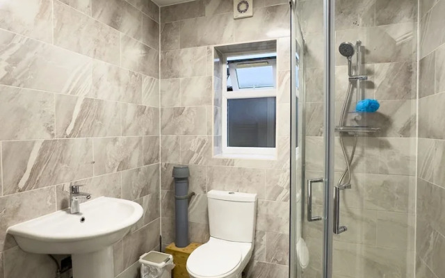 Heathrow Lodge B&B