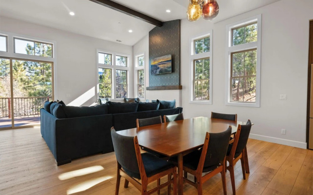 Pine Meadow All Seasons Lodge