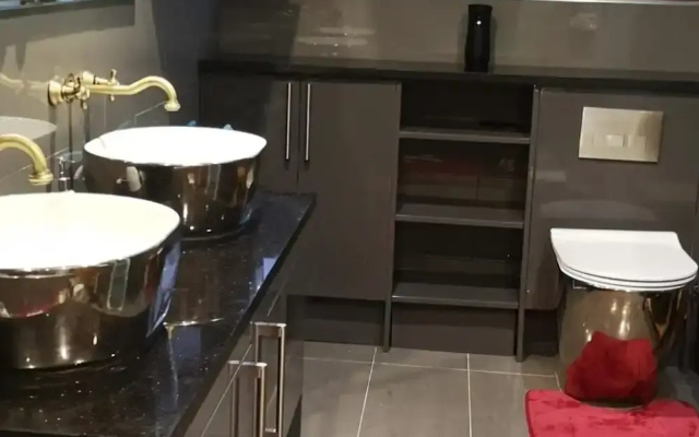 3Br - Sleeps6 - 15min Central London and Gatwick
