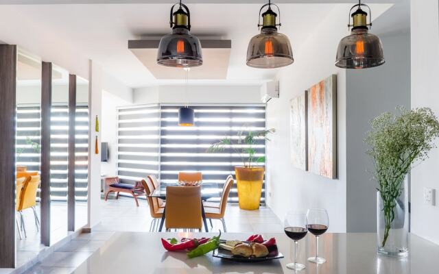 Levanco City Sea Business Suite