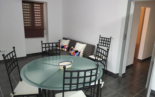 Sleep & Go Faro Airport Guest House