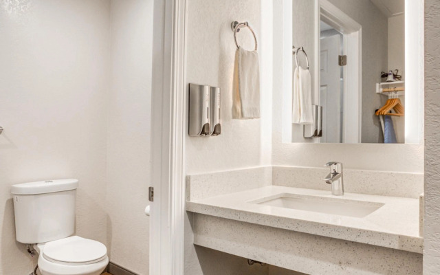 Creekside Inn Downtown - Cambria