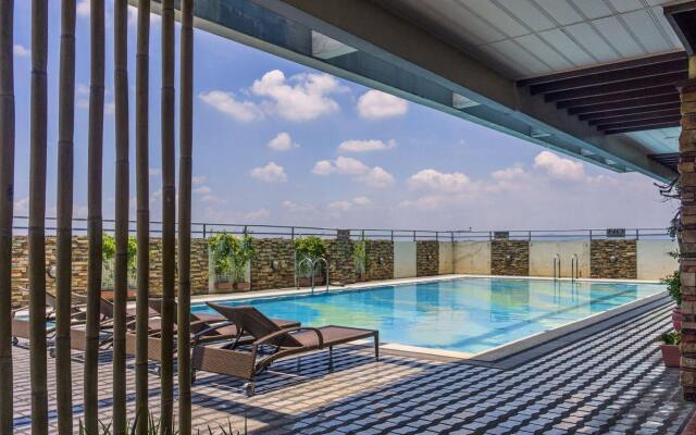 Greenhills Elan Hotel