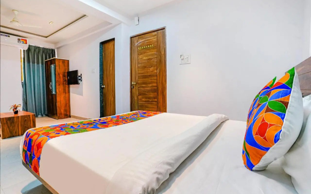 Fabhotel Crystal Inn
