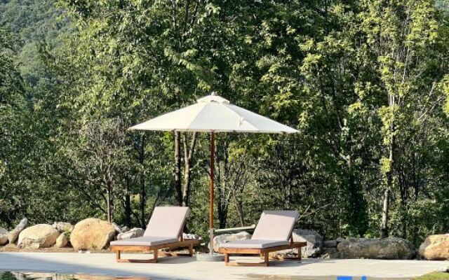 Yunfu Banshan Holiday Homestay