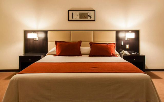 Howard Johnson Hotel & Casino