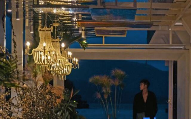 Arcadia Seaview Design Hotel