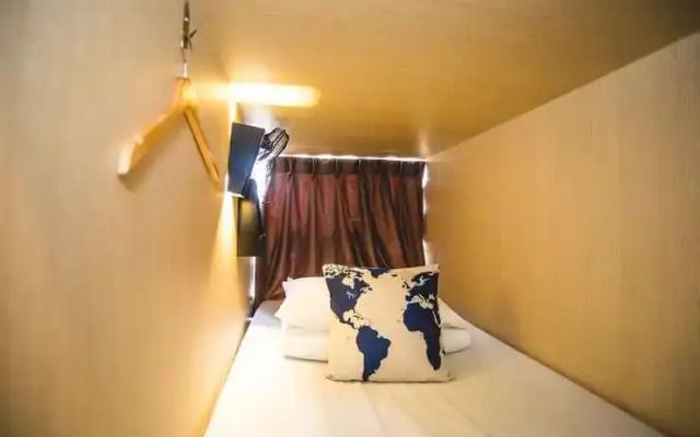 Traveller Bunker Hostel 1