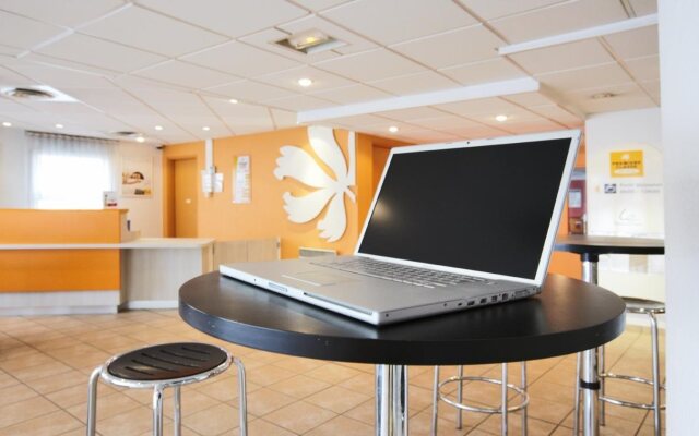 Premiere Classe Paris Ouest - Pont De Suresnes