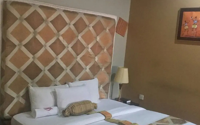 Chrisolik Hotel