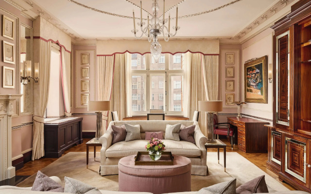 The Connaught, Maybourne