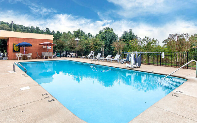 Comfort Inn & Suites Cleveland