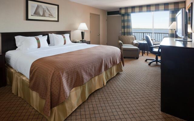 Holiday Inn Detroit Lakes, an IHG Hotel