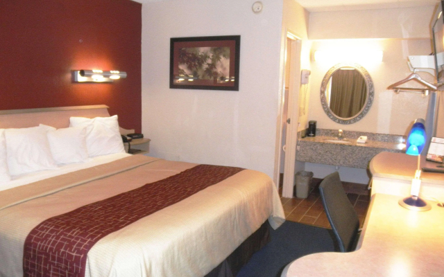 Rodeway Inn Fort Wayne Hotel