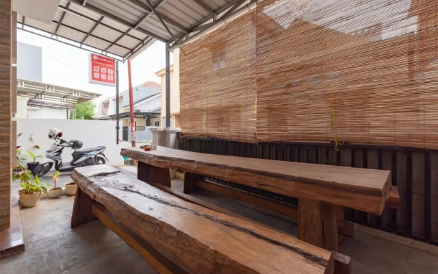 RedDoorz near Majapahit Semarang