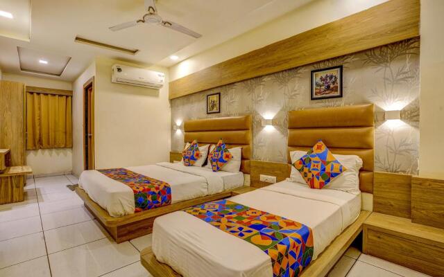 Fabhotel Silver Palace