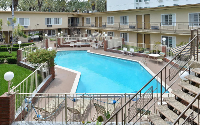 Americas Best Value Inn & Suites Anaheim Convention Center