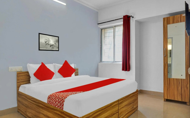 Fabhotel Destiny Living