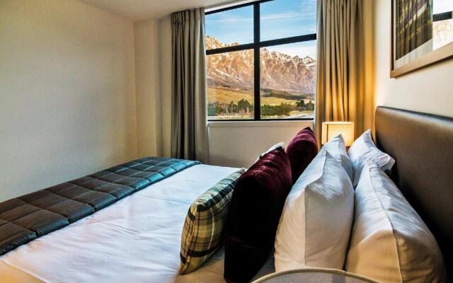 Executive 2 Bedroom Apartment Remarkables Park