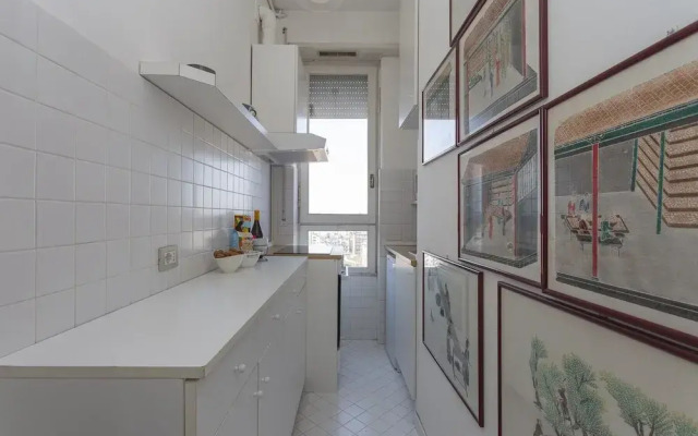 Skyline view Biancamano 1 bdr with balcony by Rentopolis
