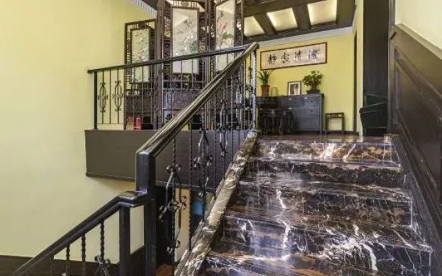 Shanghai Mentang Hotel (Shanghai Chuansha Huaxia East Road Subway Station)