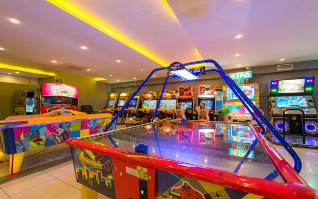Caretta Beach Resort & Waterpark