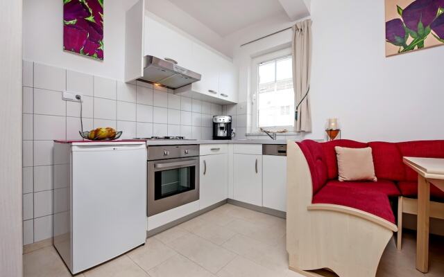 Apartments and Room Marko