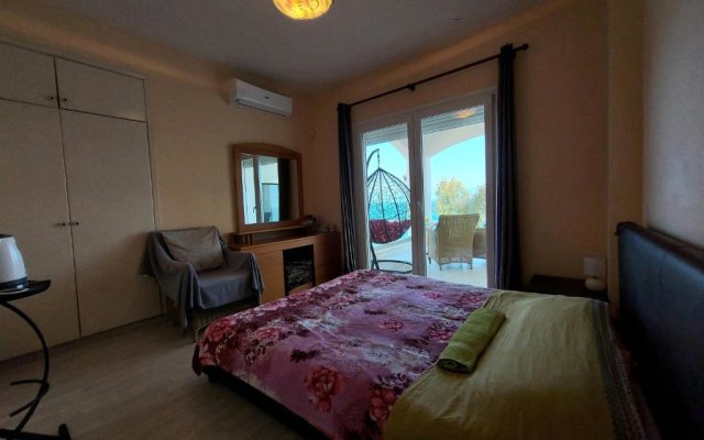 Galatex Beachfront 1St Line Sea View Suites Best Location Peaceful Green Place