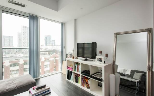 Beautiful King West Apartment