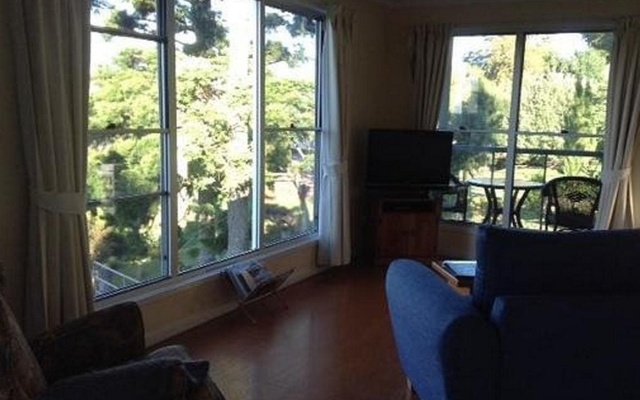 Spring Creek Mountain Cafe & Cottages – Balcony – The Falls