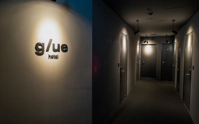 glue Hotel