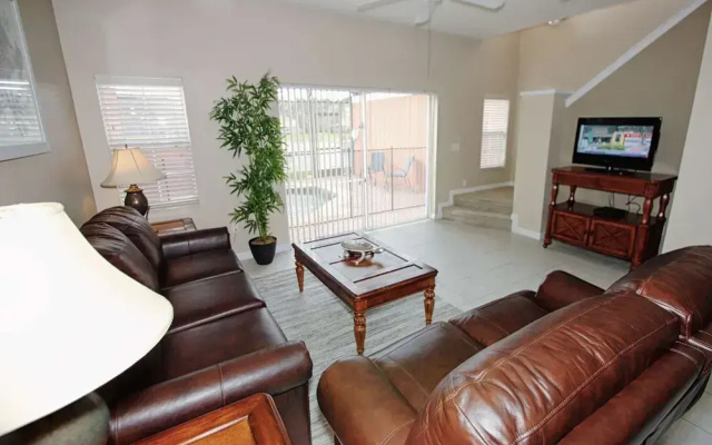 3031 Encantada